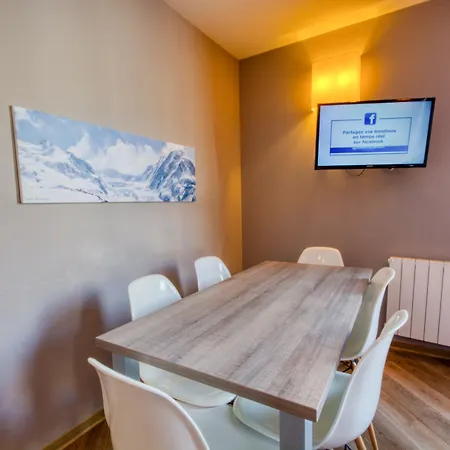 Sowell Residences New Chastillon 4* Isola 2000