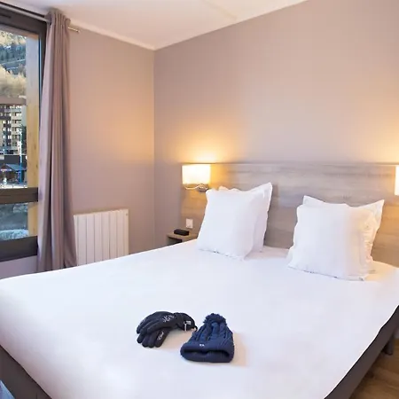 Sowell Residences New Chastillon Aparthotel 4*