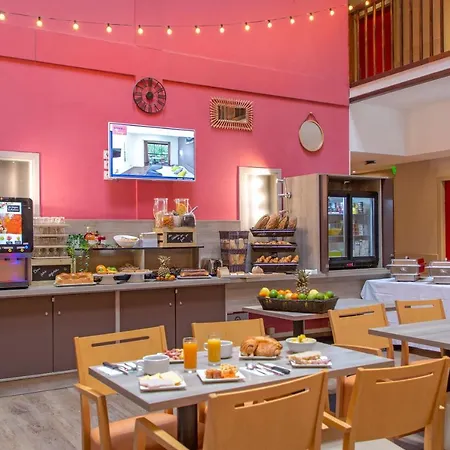Sowell Residences New Chastillon Aparthotel 4*