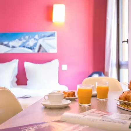Sowell Residences New Chastillon Aparthotel