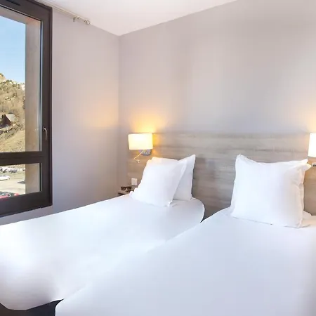 Sowell Residences New Chastillon Isola 2000