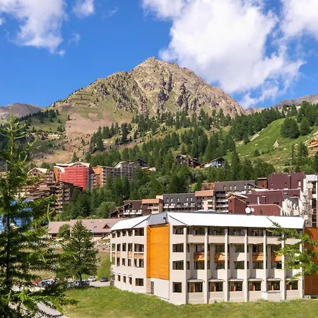 Aparthotel Sowell Residences New Chastillon 4*