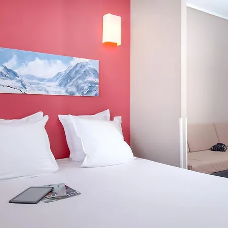 Sowell Residences New Chastillon Isola 2000